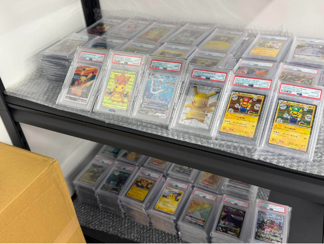 契約倉庫で実物保管されたPSA鑑定済みポケモンカード
